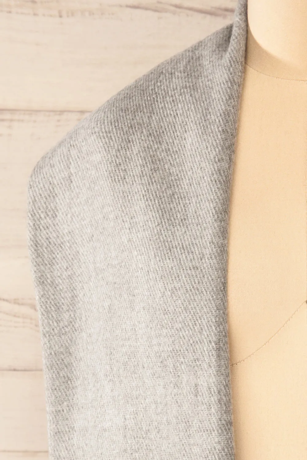 Le Baiser Grey | Soft Knitted Scarf