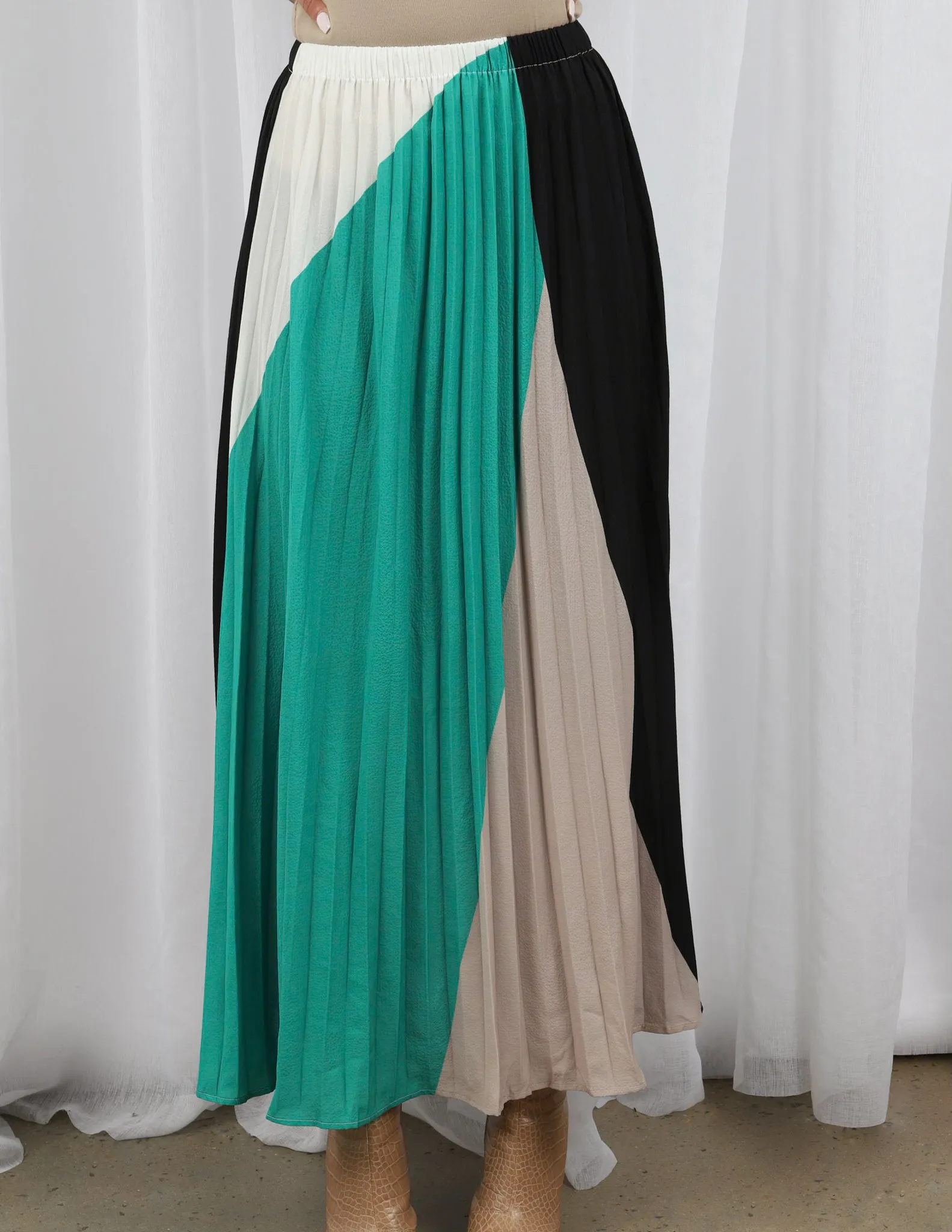 Pleated Colour Block Skirt