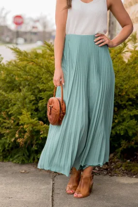 Solid Accordion Maxi Skirt