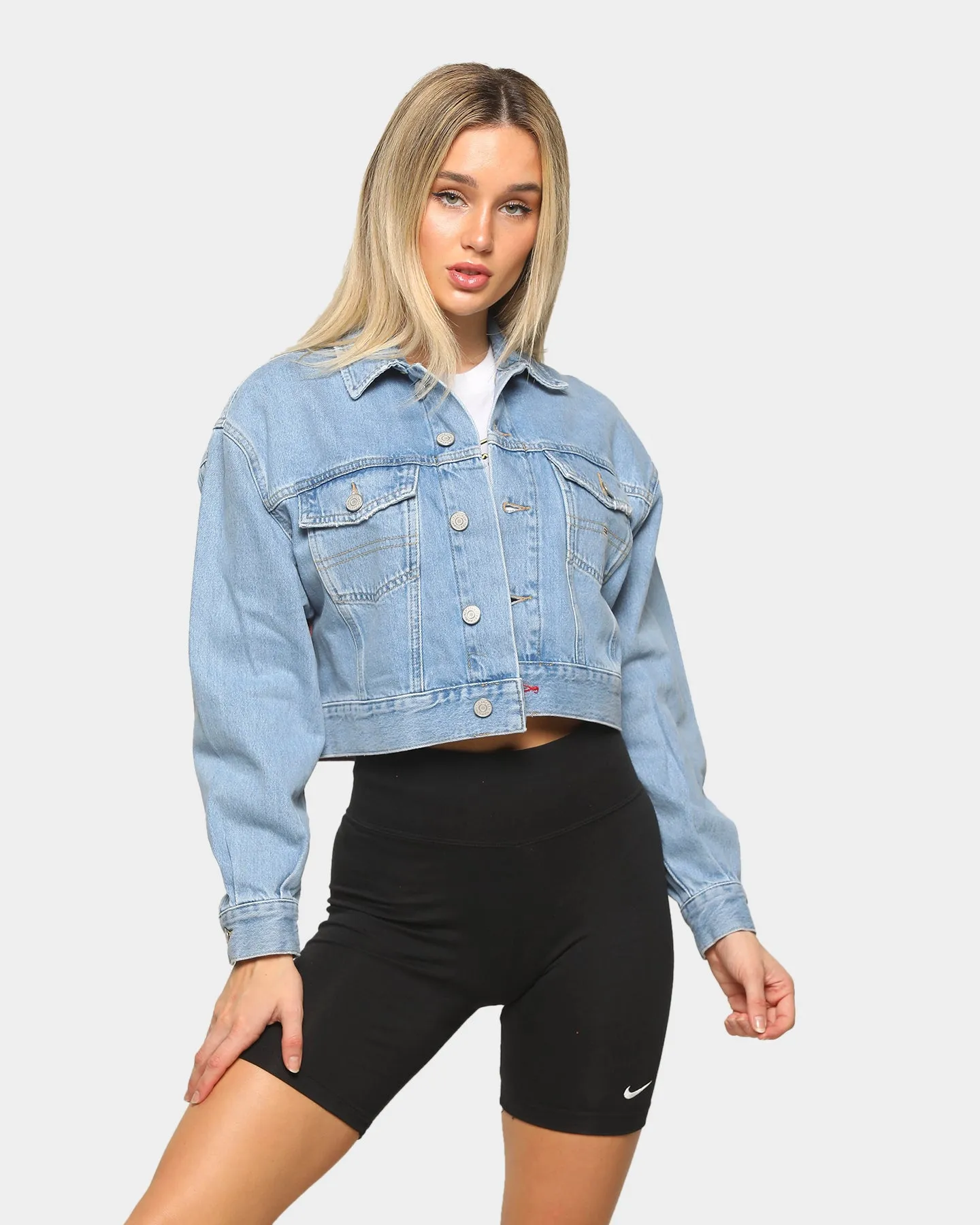 Tommy Jeans Women's Cropped Trucker Tommy Flag Jacket LightBlue